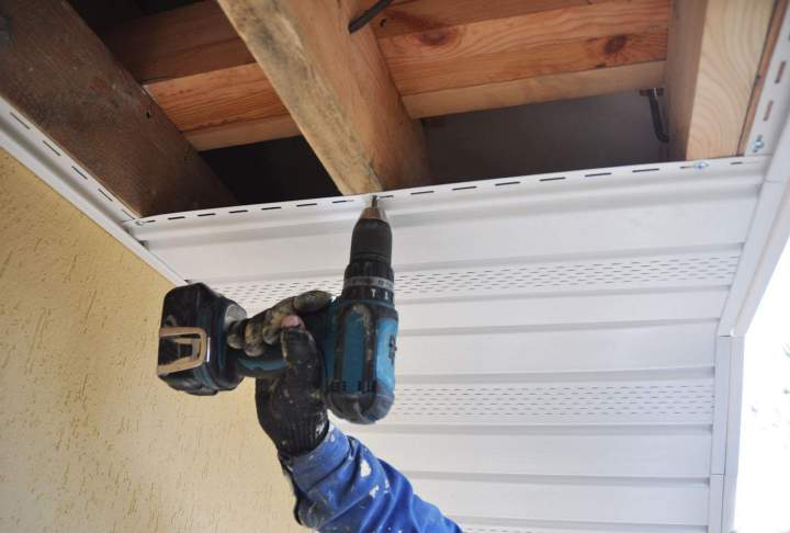 Repair a Soffit South Shore